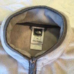 ❄️🌟 Girl’s light gray North Face Size L